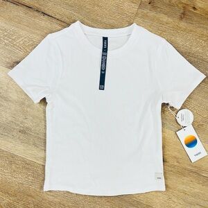 💎 NWT Vuori Women’s Pose Fitted Tee, Size S